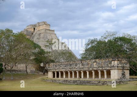 Mexiko Uxmal - Pyramide des Magiers - Piramide del Adivino Stockfoto