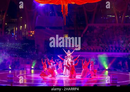Dubai, VAE - 4. November 2021: Feier des Diwali-Festivals auf der Expo2020. Performance mit Tänzern und Kulturgruppen aus der Stockfoto
