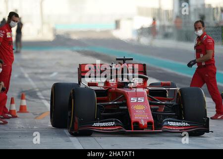 15.12.2021, Yas Marina Circuit, Abu Dhabi, Formel-1-Testfahrten, im Bild Carlos Sainz Jr. (ESP), Scuderia Ferrari Mission winnow Stockfoto