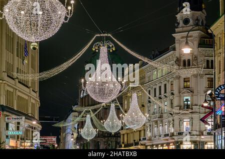 wien, österreich, 14. dez. 2021, weihnachtsbeleuchtung am einkaufsstraßengraben Stockfoto