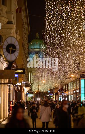 wien, österreich, 14. dez. 2021, weihnachtsbeleuchtung am kohlmarkt Stockfoto