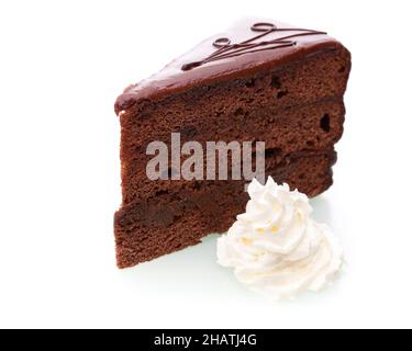 Stück Kuchen, Sahnehaube, Kuchen, Schlagsahne, Sachertorte, Schokolade, braun, Dessert, optional, Stück Schokoladenkuchen, echt, vorne, Schichten, Kalorien Stockfoto