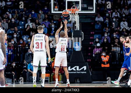 Istanbul, Türkei. 14th Dez 2021. Jayson Granger (11) von Bitci Baskonia Vitoria-Gasteiz im Kampf gegen Anadolu Efes Istanbul während der 15. Runde der regulären Saison der Turkish Airlines Euroleague 2021/2022 in der Sinan Erdem Sports Arena. (Endergebnis; Anadolu Efes Istanbul 87:72 Bitci Baskonia Vitoria-Gasteiz ). Kredit: SOPA Images Limited/Alamy Live Nachrichten Stockfoto