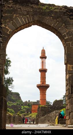 Chand Minar bei Daulatabad Fort in Maharashtra, Indien. Stockfoto