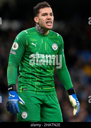 Manchester, England, 14th. Dezember 2021. Ederson von Manchester City während des Spiels der Premier League im Etihad Stadium, Manchester. Bildnachweis sollte lauten: Andrew Yates / Sportimage Stockfoto