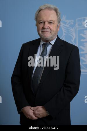 Stuttgart, Deutschland. 15th Dez 2021. Alexander Schwarz, der opferkommissar des Landes Baden-Württemberg, im Bild beim Justizministerium. (An dpa: 'Alexander Schwarz - der Mann für alle Fälle, die niemand will') Quelle: Bernd Weißbrod/dpa/Alamy Live News Stockfoto