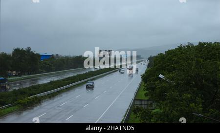 Mumbai Pune Highway Bei Regen. Stockfoto
