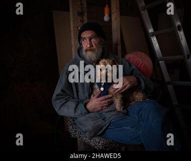 Stephen Alton 65 Anwohner und Protestler im Ryebank Fields Camp in Manchester. Die Demonstranten lehnen den Verkauf des Grundstücks für eine Wohnsiedlung an der Manchester Metropolitan University ab. Im April 2021 wurde nach einer Initiative der Freunde von Ryebank Fields ein Camp gestartet. Stockfoto