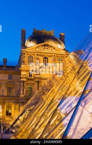 Die Louvre-Palast und Museum, Paris, Frankreich Stockfoto