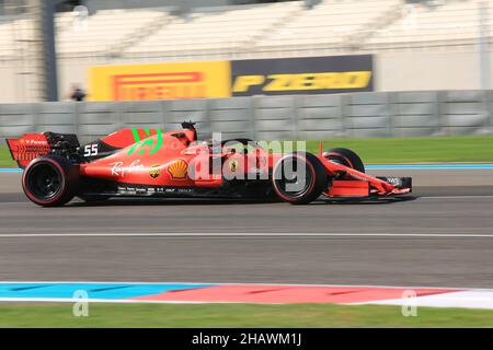 Abu Dhabi, Vereinigte Arabische Emirate: 15th. Dezember 2021; Yas Marina Circuit, Abu Dhabi, Vereinigte Arabische Emirate: FIA Abu Dhabi F1 Nachsaison Pirelli, Tag 2: Scuderia Ferrari Mission winnow, Carlos Sainz Stockfoto