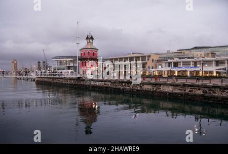 Kapstadt, Südafrika, August 2018 - Victoria and Alfred Waterfront in der Abenddämmerung, Kapstadt, Südafrika Stockfoto