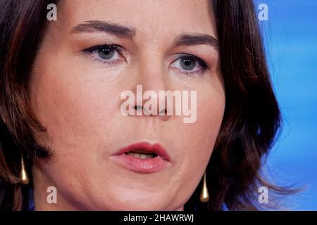 Berlin, Deutschland. 15th Dez 2021. Die Außenministerin Annalena Baerbock (Bündnis 90/die Grünen) gab eine Erklärung ab. Quelle: Hannibal Hanschke/Reuters/Pool/dpa/Alamy Live News Stockfoto