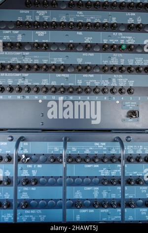 Aircraft flight deck with buttons and knobs Stockfoto