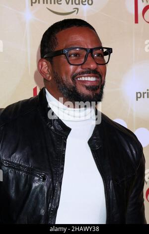 Laz Alonso bei der Ankunft für WITH LOVE Premiere, NeueHouse Hollywood, Los Angeles, CA 9. Dezember 2021. Foto: Priscilla Grant/Everett Collection Stockfoto