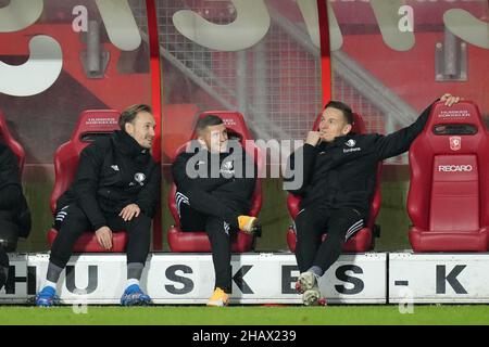 ENSCHEDE, NIEDERLANDE - 15. DEZEMBER: Mark Diemers von Feyenoord Rotterdam, Bryan Linssen von Feyenoord Rotterdam, Jens Toornstra von Feyenoord Rotterdam während des niederländischen Cup KNVB Beker 2021/2022-Spiels zwischen dem FC Twente und Feyenoord Rotterdam am 15. Dezember 2021 in Enschede, Niederlande (Foto: Yannick Verhoeven/Orange Picts) Stockfoto