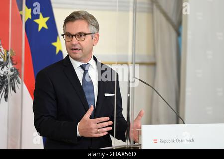 Wien, Österreich. 15. Dezember 2021. Ministerrat im Bundeskanzleramt mit Bundesfinanzminister Dr. Magnus Brunner (ÖVP) Stockfoto