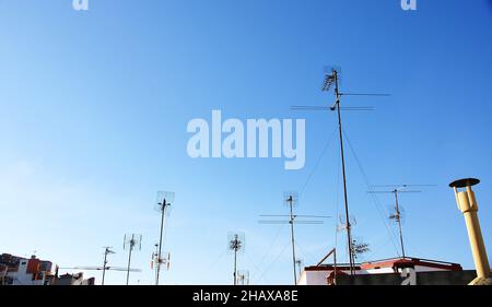 Antennen auf den Dächern von Barcelona, Katalonien, Spanien, Europa Stockfoto