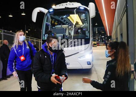 Barcelona, Spanien. 15th Dez 2021. Barcelona, Spanien, Dezember 15th HB Koge Team kommt im Stadion vor dem UEFA Womens Champions League Fußballspiel zwischen Barcelona und HB Koge im Johan Cruyff Stadion in Barcelona, Spanien. Rafa Huerta Kredit: SPP Sport Pressefoto. /Alamy Live News Stockfoto