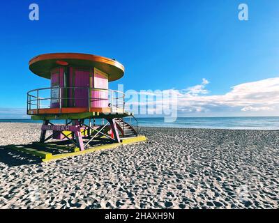 10th Street Lifeguard Tower am Miami Beach, Miami, Florida, USA Stockfoto