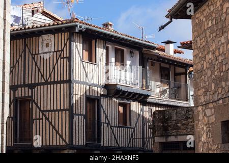 La Alberca, Spanien - 5. Dezember 2021: La Alberca ist eine spanische Gemeinde und Stadt in der Provinz Salamanca, in der autonomen Gemeinschaft Casti Stockfoto