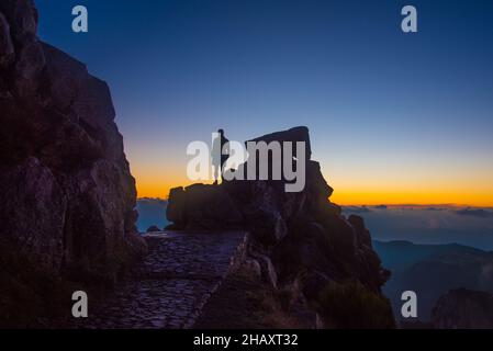 Sonnenaufgang auf dem Berg Pico do Arieiro in Madeia, Portugal Stockfoto