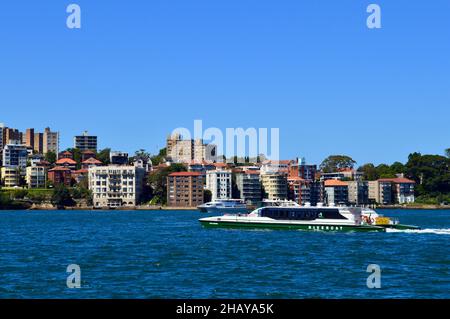 Die Rivercat fährt im Hafen von Sydney Stockfoto