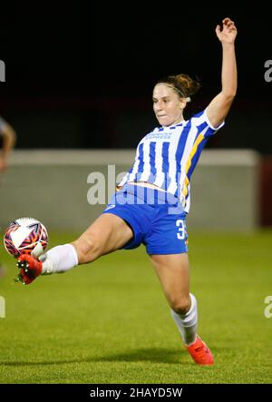 Dagenham, Großbritannien. 05th Dez 2021. DAGENHAM, ENGLAND - 15. DEZEMBER: Lea Cordier von Brighton und Hove Albion WFC während des FA Women's Continental League Cup Group E-Spiels zwischen West Ham United Women und Brighton und Hove Albion Women am 15th. Dezember 2021 im Chigwell Construction Stadium in Dagenham, England Credit: Action Foto Sport/Alamy Live News Stockfoto