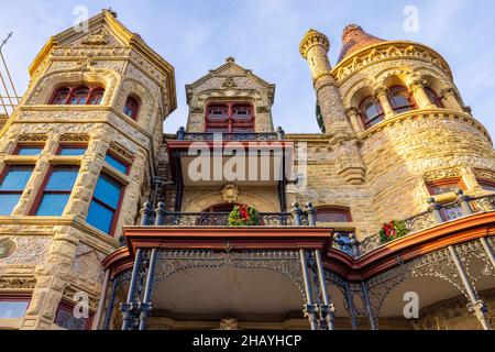 Galveston, Texas, USA - 23. November 2021: Der 1892 Bishops Palace, Historic Mansion Stockfoto