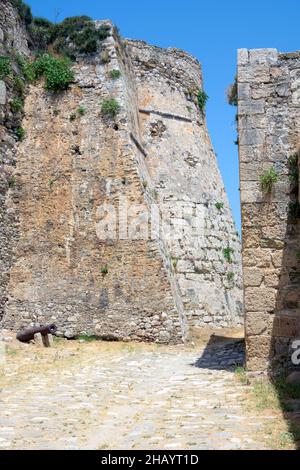 Innerhalb der Mauern der venezianischen Festung von Methoni in Peloponnes, Messenia, Griechenland Stockfoto