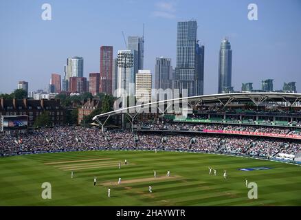 Es war ein weiteres ereignisreiches Jahr des sportlichen Handelns im Jahr 2021. Hier wirft die PA Nachrichtenagentur einen Blick auf das Sportjahr durch die besten Bilder. Fileboto vom 05-09-2021 von Chris Woakes appelliert gegen Ravindra Jadeja, als England beim vierten Test im Oval den Sieg gegen Indien jagte. Die Touristen gewannen das Spiel um 157 Läufe, um 2-1 in der fünf-Match-Serie zu gehen, die nicht abgeschlossen wurde, nachdem der Entscheidungstest wegen eines Covid-19-Ausbruchs im indischen Lager abgesagt wurde. Ausgabedatum: Donnerstag, 16. Dezember 2021. Stockfoto