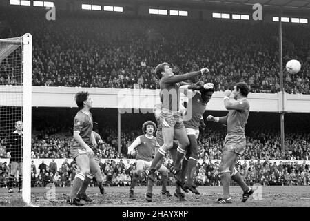 Aktenfoto vom 27-02-1982 von Swansea Citys Torhüter Dai Davies, der im Alter von 72 Jahren starb. Ausgabedatum: Donnerstag, 16. Dezember 2021. Stockfoto