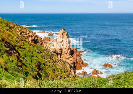 Dramatische Granitfelsen unterhalb des Pinnacles Lookout am Cape Woolamai - Phillip Island, Victoria, Australien Stockfoto