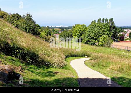 Viev der alten Stadt Dundonald aus dem Schloss, South Ayrshire, Schottland, Großbritannien - 22nd. Juli 2021 Stockfoto