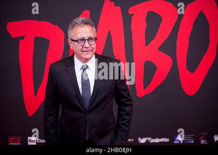 Mailand, Italien. 15th Dez 2021. Die Besetzung und die Gäste nehmen an der Premiere des Films 'Diabolik' im Cinema Odeon am 15. Dezember 2021 in Mailand, Italien, Teil. (Foto von Lev Radin/Pacific Press) Quelle: Pacific Press Media Production Corp./Alamy Live News Stockfoto