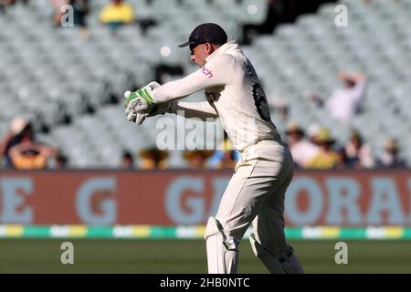 Adelaide, Australien. 16th Dez 2021. Jos Buttler aus England beim zweiten Testspiel in der Ashes-Serie zwischen Australien und England. Quelle: Peter Mundy/Speed Media/Alamy Live News Stockfoto