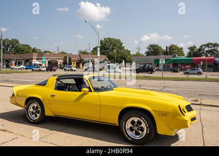 ROYAL OAK, MI/USA - 17. AUGUST 2021: Ein Chevrolet Camaro der 2nd. Generation auf der Woodward Dream Cruise Route. Stockfoto