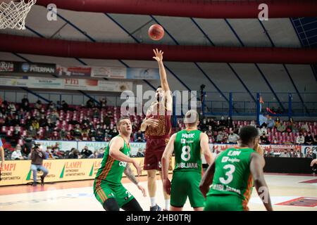 Mitchell Watt (Umana Reyer Venezia) während der Umana Reyer Venezia gegen Cedevita Olimpija Ljubljana, Basketball EuroCup Championship in Venedig, Italien, Dezember 15 2021 Stockfoto