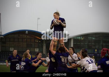 Worcester, Worcestershire, Großbritannien. 11th Dez 2021. Sixways Stadium - 11th. Dezember 2 Alex Callender holt sich im Rahmen der Premier 15 im At Sixways Stadium einen Ball aus der Reihe während der Worcester Warriors vs. Bristol Bears. Isla Blain/SPP Kredit: SPP Sport Pressefoto. /Alamy Live News Stockfoto