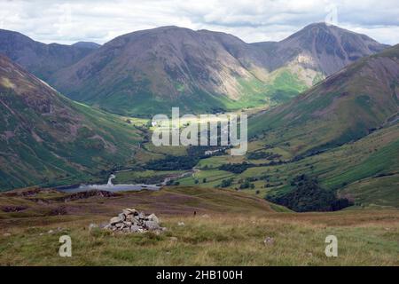 Wasdale Head & The Wainwrights Kirk Fell & Great Gable From The Path to Illgill Head in Wasdale, Lake District National Park, Cumbria, England, Großbritannien. Stockfoto