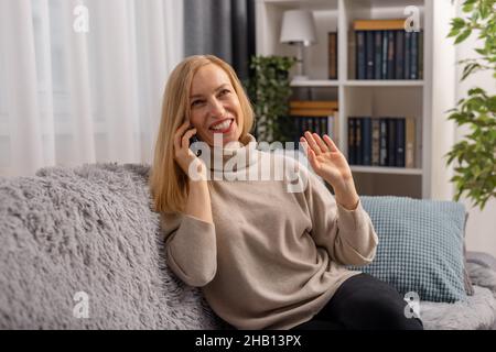 Frau am smartphone Stockfoto