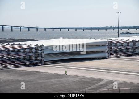 Besichtigung des Industriestandorts für Offshore-Windenergieanlagen auf den „Chantiers de l'Atlantique“-Werften in Saint-Nazaire (Nordwestfrankreich). Stockfoto