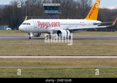 Stansted Airport, Essex, Airbus A320-251N, pegasus Airlines, TC-NCH, Stockfoto