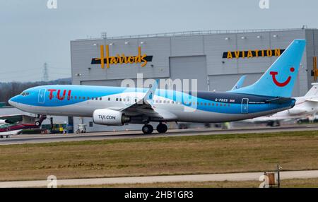 Stansted Airport, Essex, G-FDZS, TUI AIRWAYS, BOEING 737-800, Stockfoto