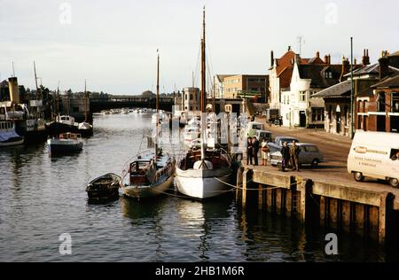 Boote in Hafen in Weymouth, Dorset, England im Jahr 1963 Stockfoto