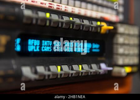 Senden Sie eine Sprechanlage in einer Fernsehproduktionsanlage Stockfoto