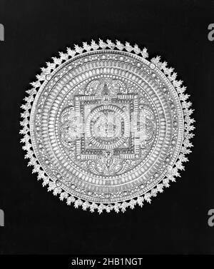 Mandala, Kosmisches Diagramm, mit Halbedelsteinen eingelegtes Metall, Nepal, wahrscheinlich Anfang 20th. Jahrhundert, 19 1/2 Zoll, 49,5 cm Stockfoto