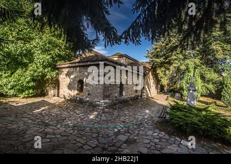 Die Kirche der Heiligen Nedelia in Batak, Bulgarien. Stockfoto