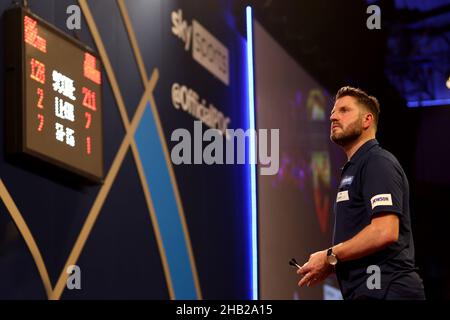 London, Großbritannien. 16th Dez 2021. 16th. Dezember 2021; Alexandra Palace, London, England: The William Hill World Darts Tournament; Chas Barstow Credit: Action Plus Sports Images/Alamy Live News Stockfoto