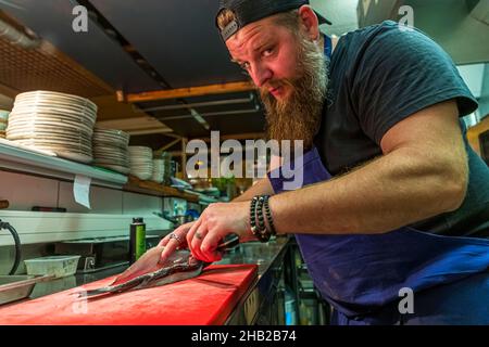 Maitre de Cuisine Cyril Aveline vom Restaurant Hestia in Bormes-les-Mimosas, Frankreich Stockfoto