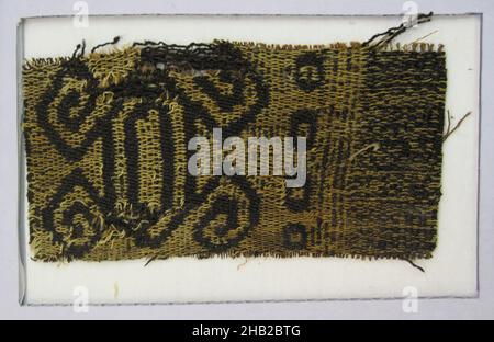 Textile Fragment, unbestimmt, Kamelidfaser, 3 × 5 1/2 Zoll, 7,6 × 14 cm Stockfoto